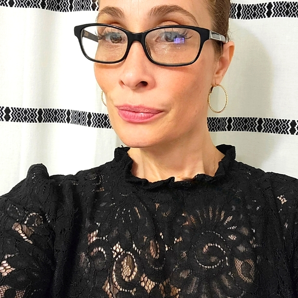 Meet your Posher, Dionne - Picture 1 of 1